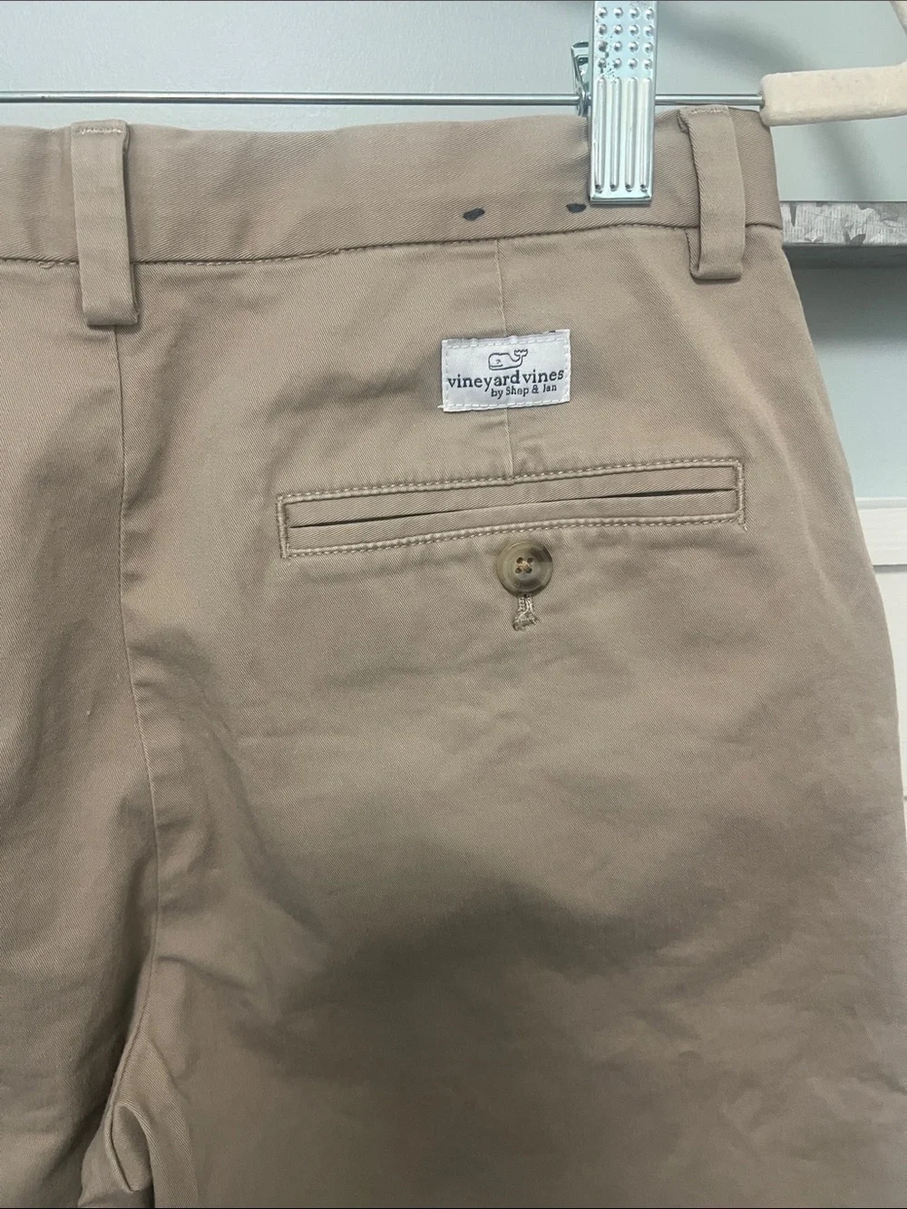 Boys Vinyard Vines khaki shorts size 16